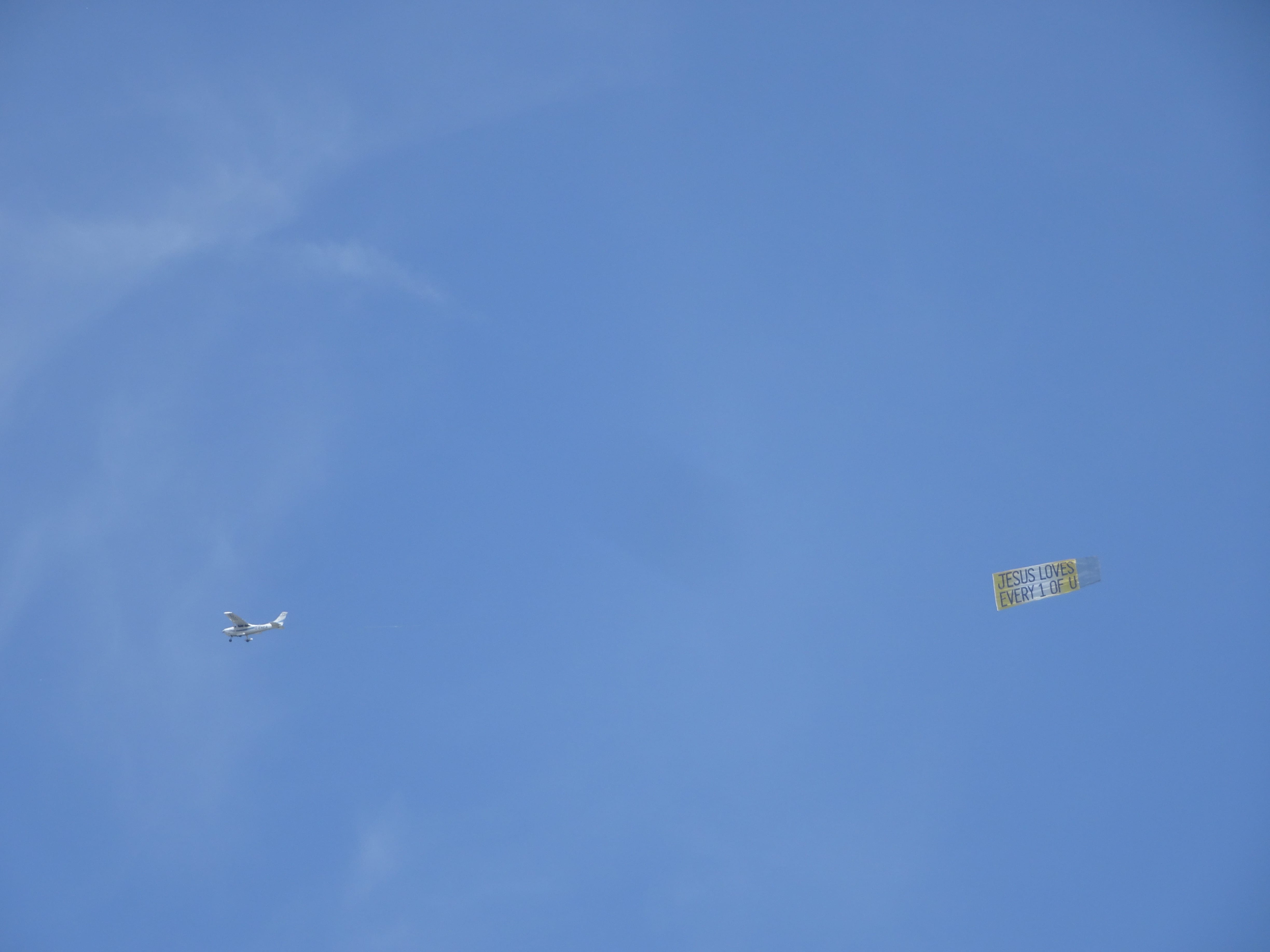 DSC01445 Jesus Loves Every 1 of U Plane Download Festival