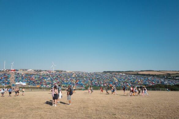 Warning over festival vape 'spiking' as experts share red flags to look out  for | TheFestivals